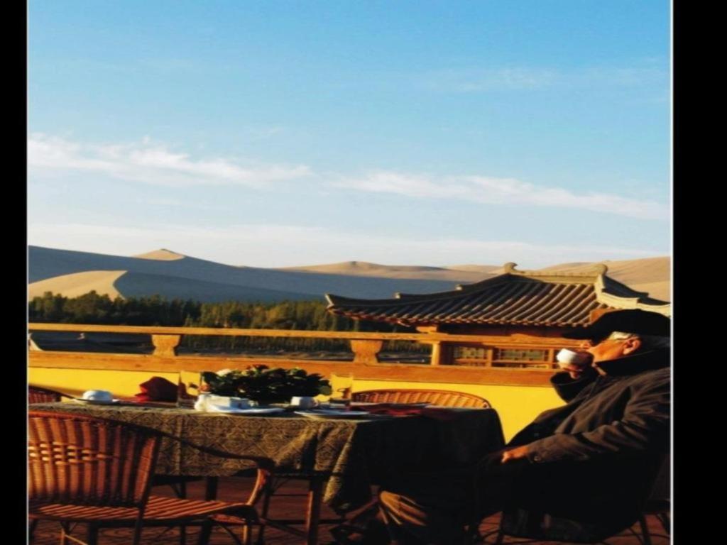 The Silk Road Dunhuang Hotel Экстерьер фото